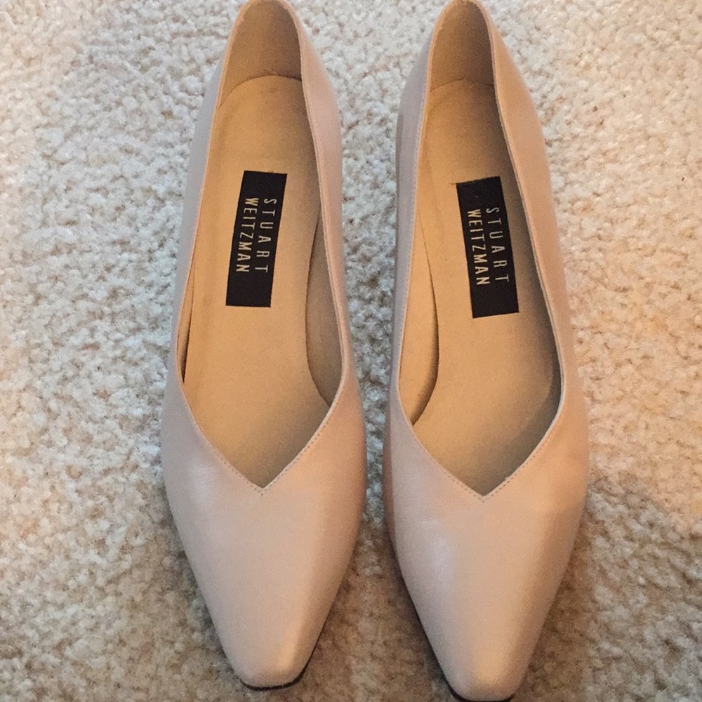 Stuart Weitzman beige women’s pumps